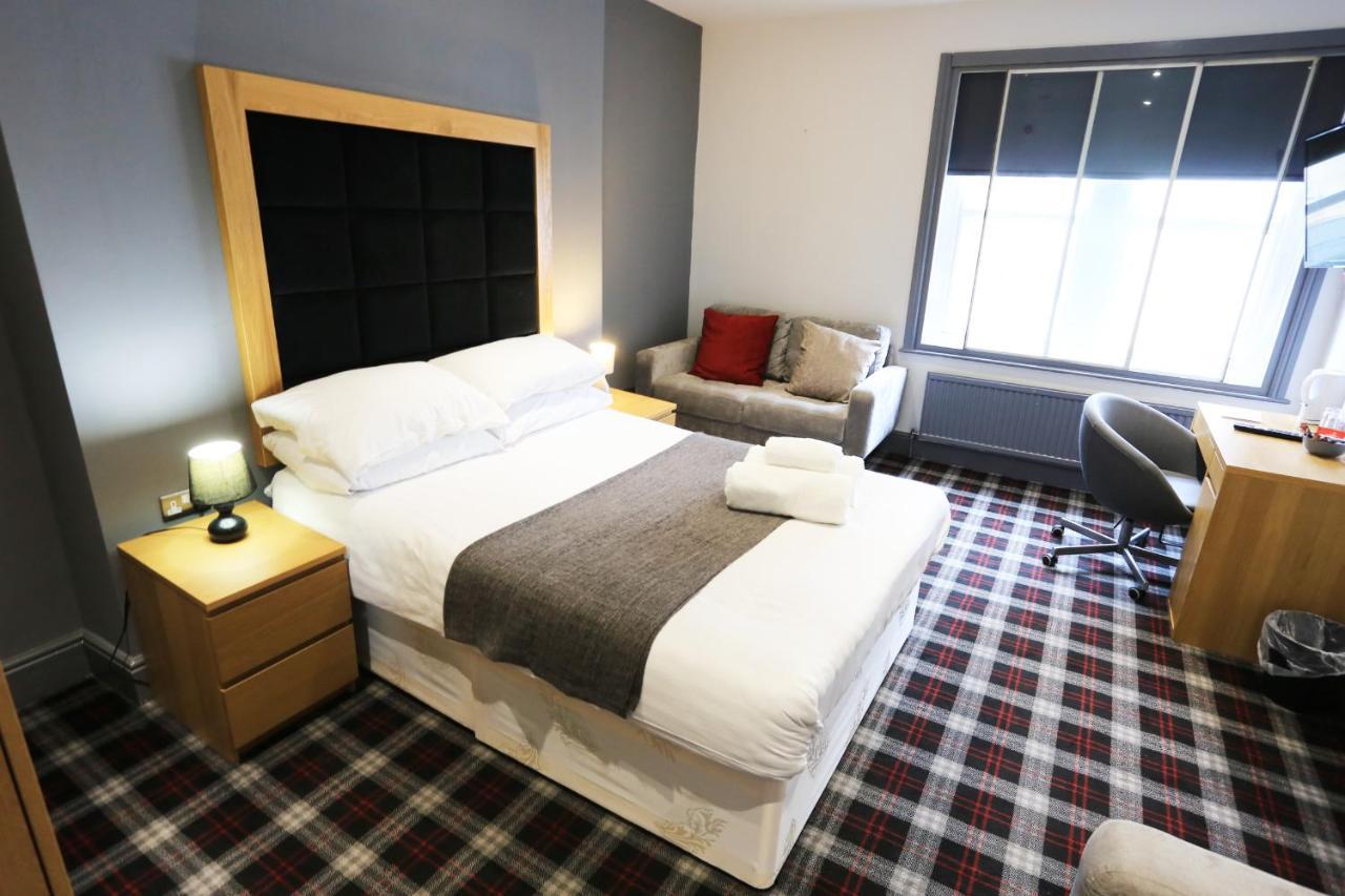 Huddersfield Hotel Екстериор снимка