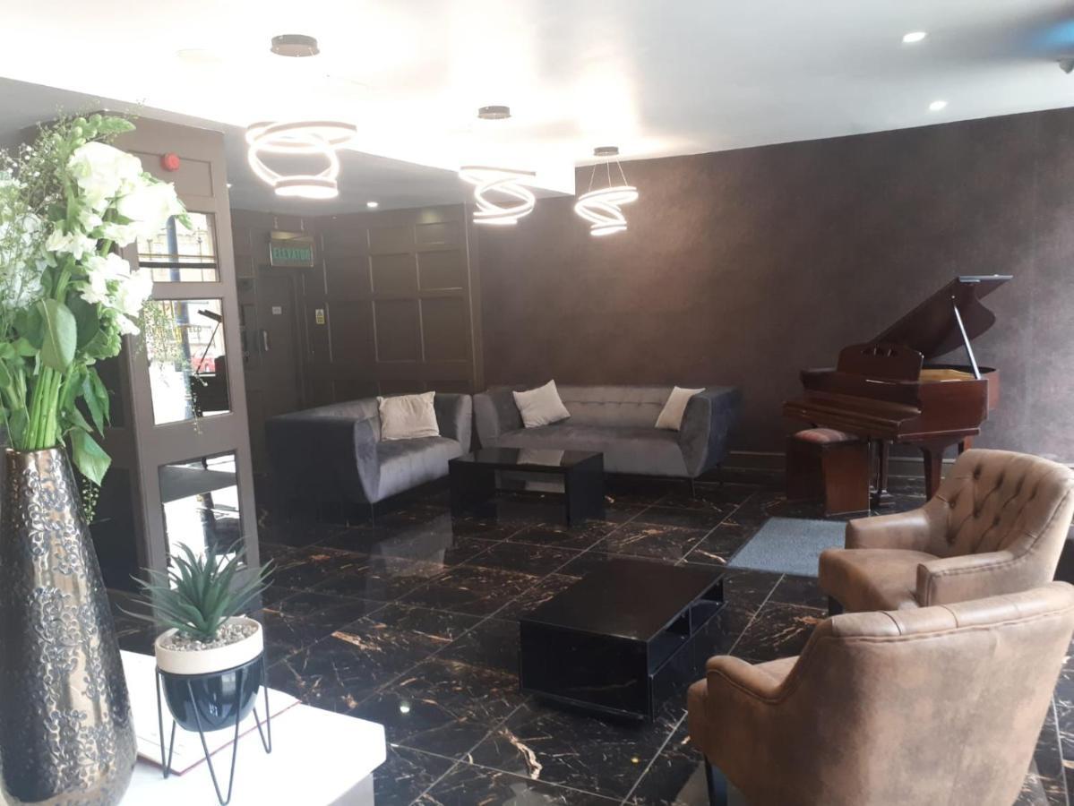 Huddersfield Hotel Екстериор снимка
