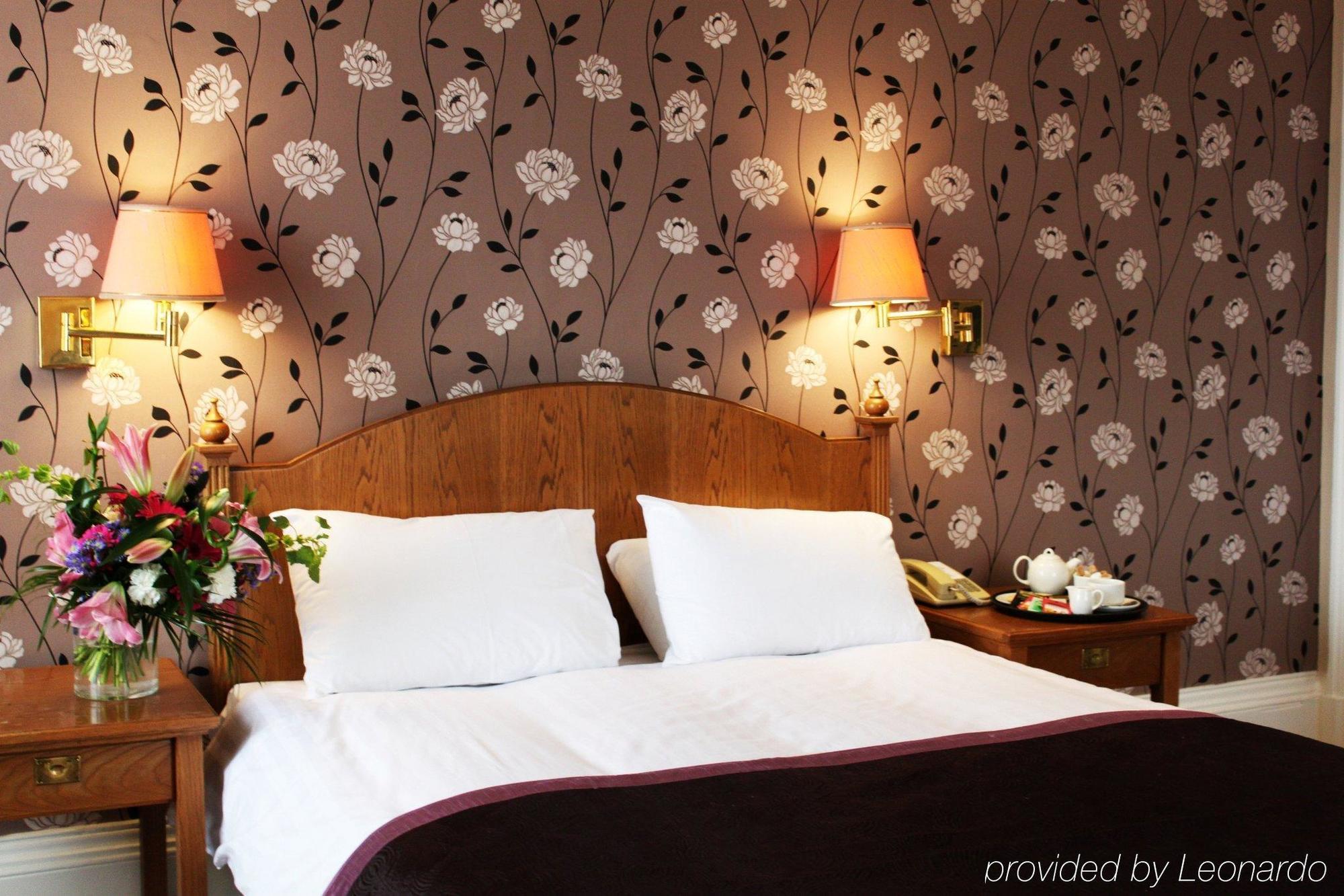 Huddersfield Hotel Екстериор снимка