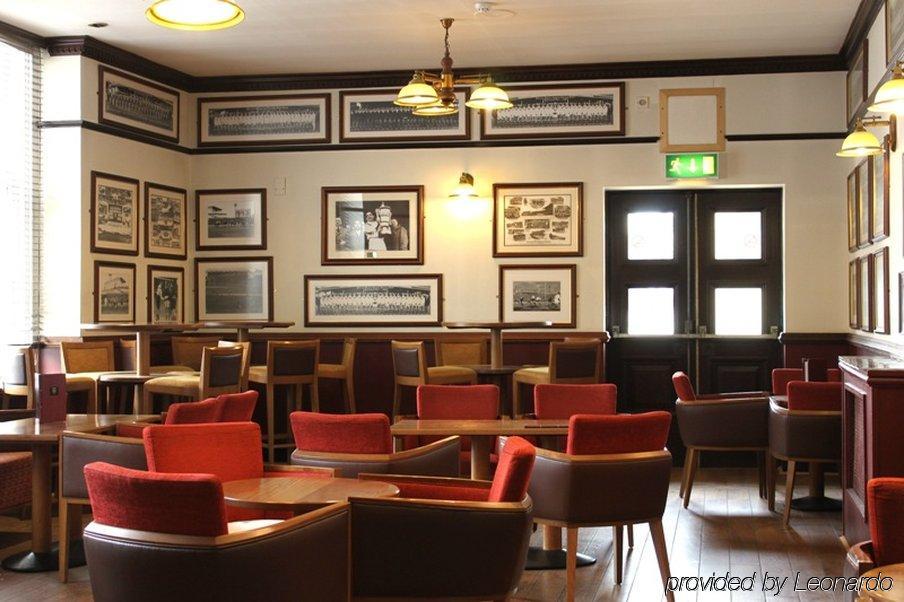 Huddersfield Hotel Екстериор снимка
