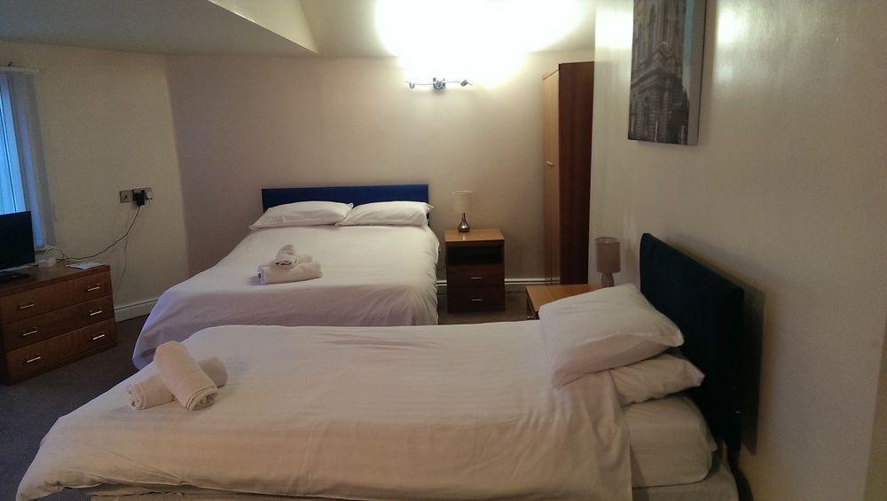 Huddersfield Hotel Екстериор снимка