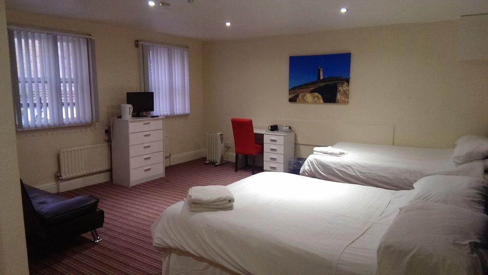 Huddersfield Hotel Екстериор снимка