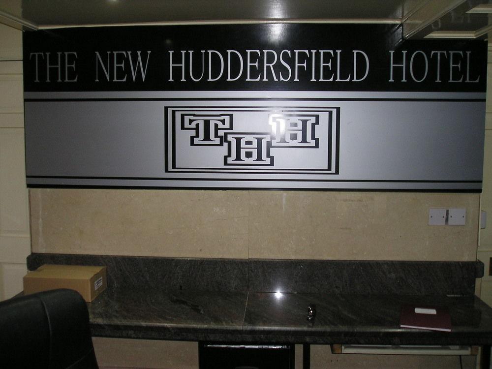 Huddersfield Hotel Екстериор снимка
