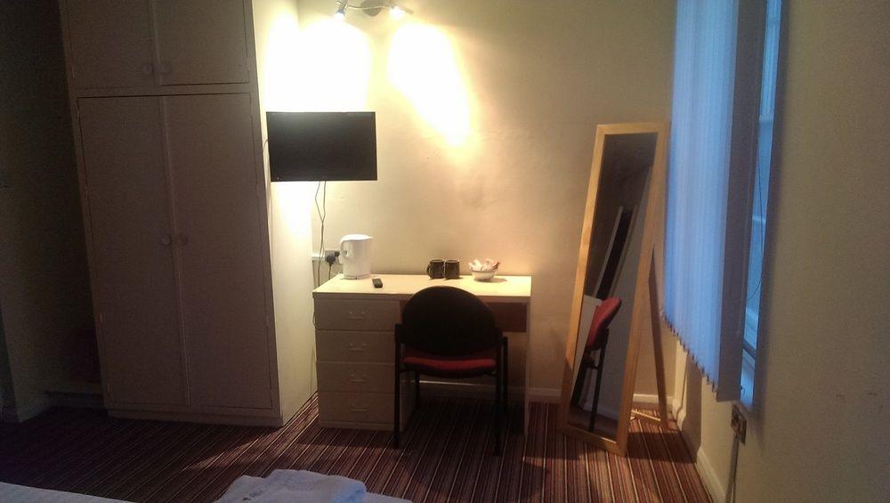 Huddersfield Hotel Екстериор снимка