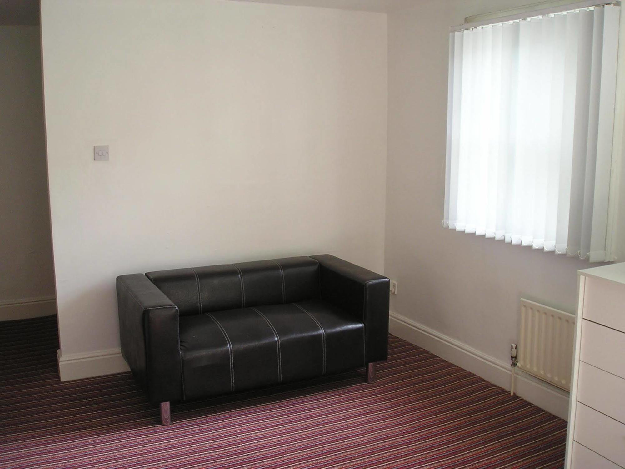 Huddersfield Hotel Екстериор снимка