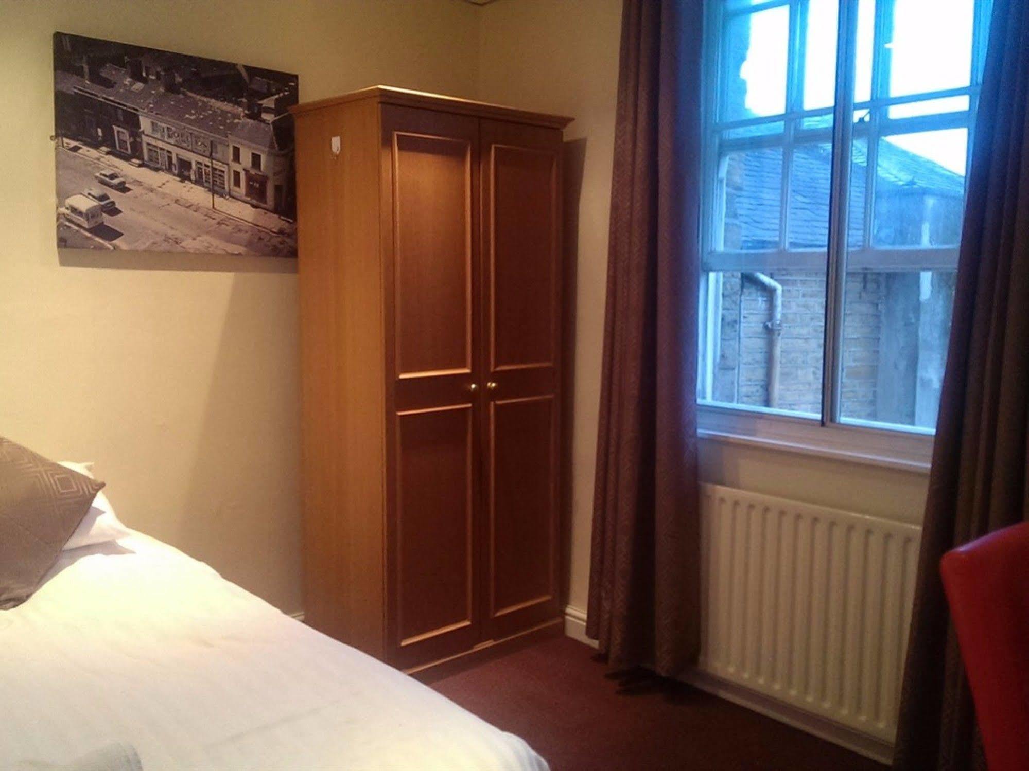 Huddersfield Hotel Екстериор снимка