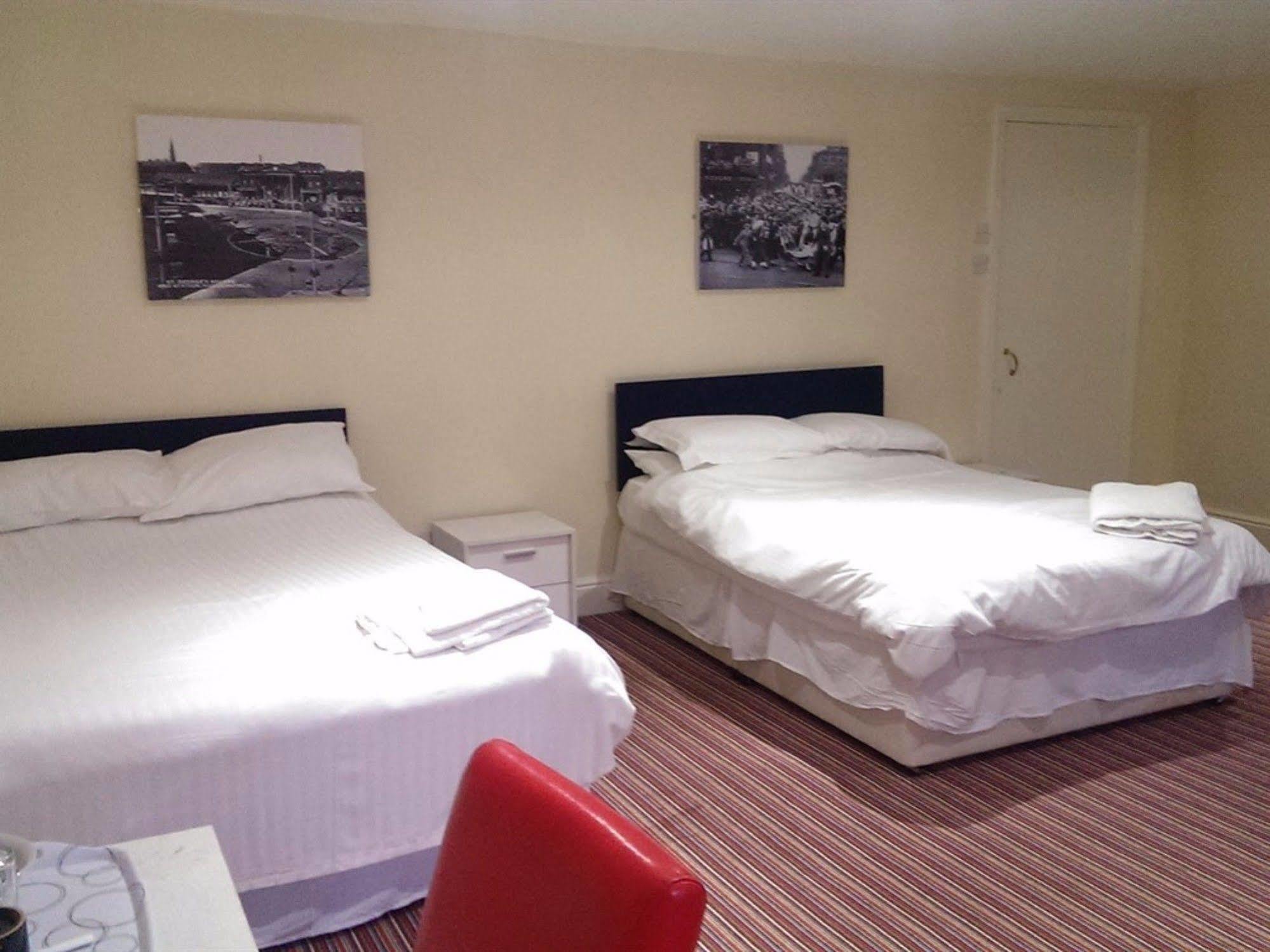 Huddersfield Hotel Екстериор снимка